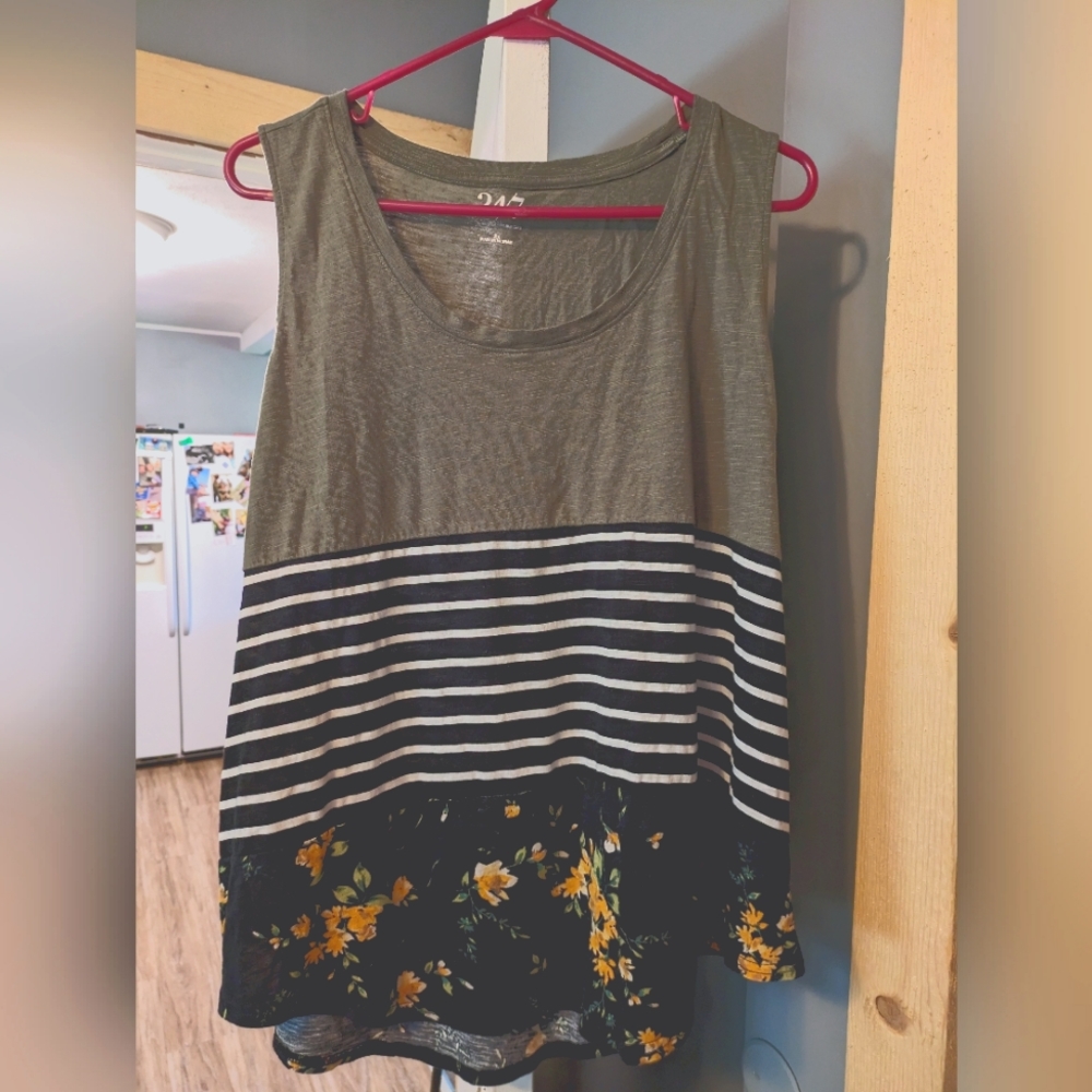 Super Cute Tank NWOT